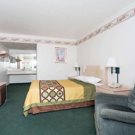 Super 8 By Wyndham Cottonwood Hotel Exterior foto